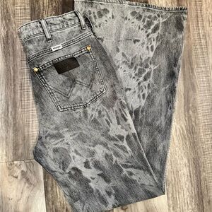 Bleach wash wrangler flares